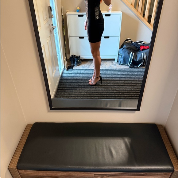 Black and Gold mini Bebe dress - Picture 6 of 10